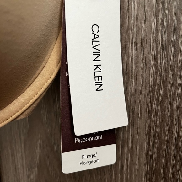 Calvin Klein Plunge Bra - Picture 2 of 6